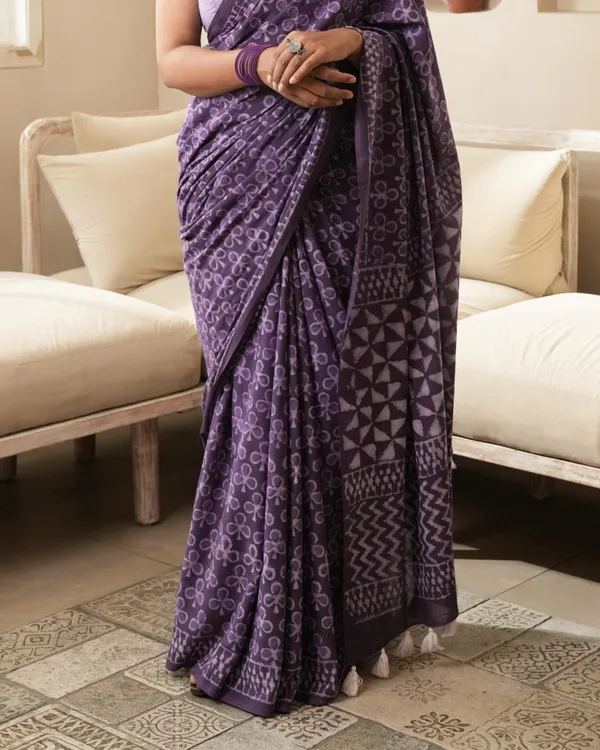 Rustic_Purple_Cotton_Dabu_Butti_Print_Mul_Saree_For_Women